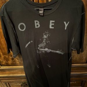 Men’s obey T-shirt with music artist size xl